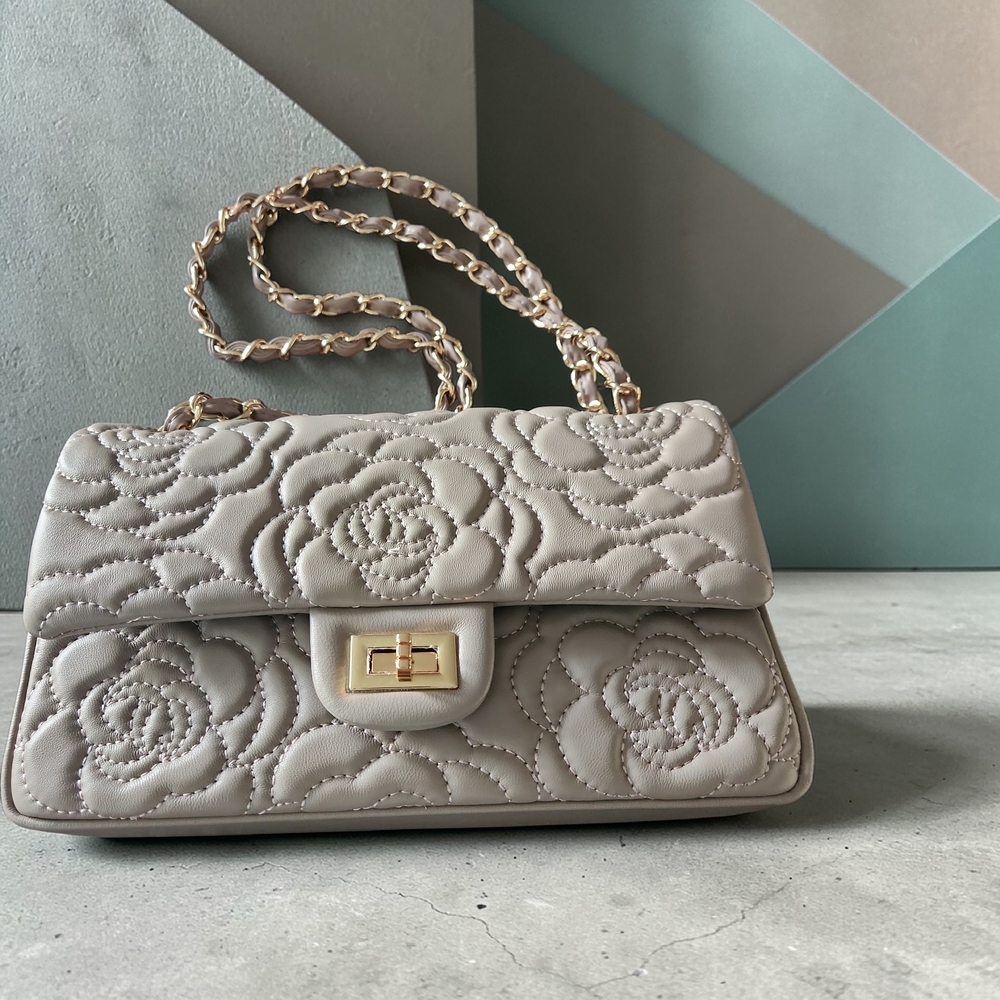Elegant Beige Quilted Sheepskin Leather Handbag